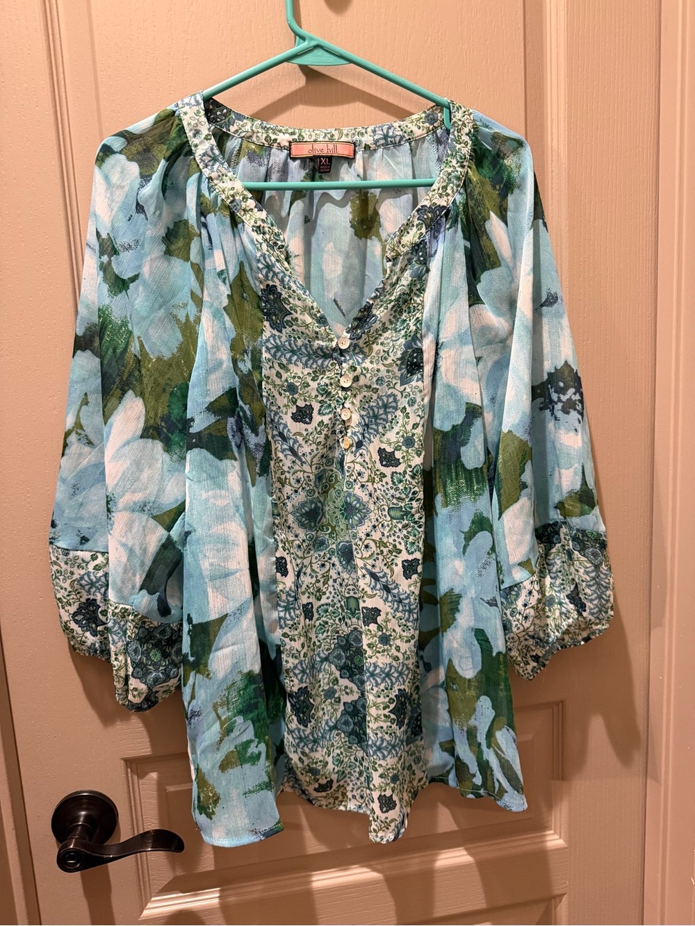 Relaxed Floral V-Neck Blouse in Light Blue and Green